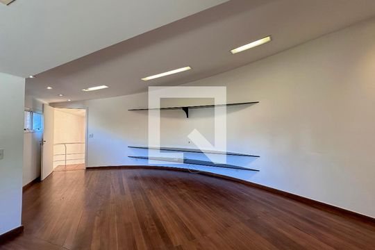 Sala Tv de casa à venda com 3 quartos, 561m² em Granja Julieta, São Paulo