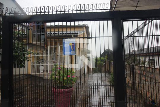 Fachada de casa à venda com 3 quartos, 265m² em Vila Conceição, Porto Alegre