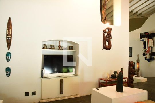 Sala de casa de condomínio para alugar com 7 quartos, 900m² em Chácara Granja Velha, Cotia