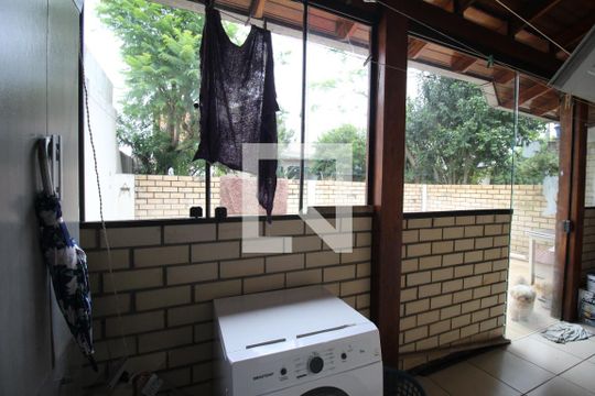 Área de Serviço de casa para alugar com 4 quartos, 198m² em Niterói, Canoas