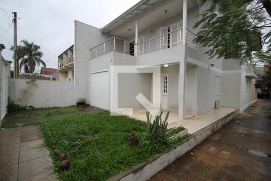 Área externa de casa para alugar com 4 quartos, 198m² em Niterói, Canoas