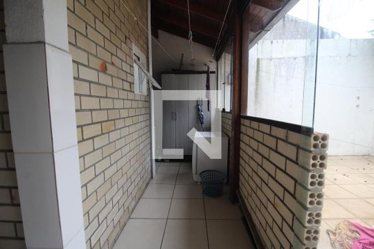Área de Serviço de casa à venda com 4 quartos, 198m² em Niterói, Canoas