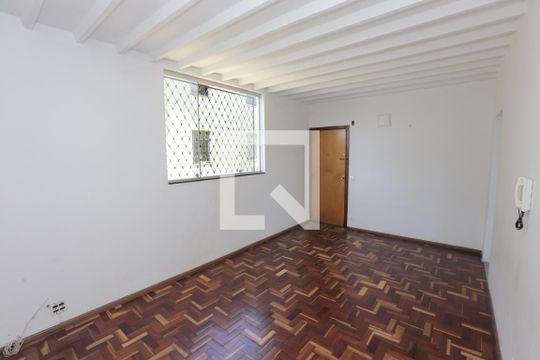 Sala de apartamento para alugar com 3 quartos, 78m² em Bairro da Glória, Contagem