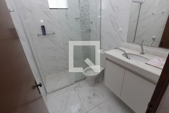 Banheiro Social de apartamento para alugar com 3 quartos, 78m² em Bairro da Glória, Contagem