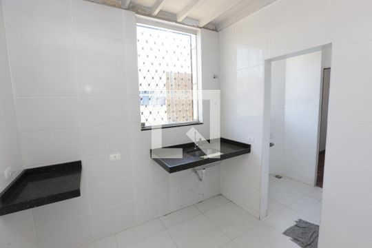 Cozinha de apartamento para alugar com 3 quartos, 78m² em Bairro da Glória, Contagem