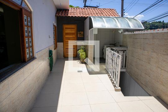 Área de Serviço de casa à venda com 3 quartos, 195m² em Vila Gustavo, São Paulo