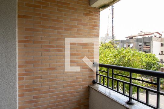 Varanda Sala de apartamento à venda com 2 quartos, 67m² em Passo da Areia, Porto Alegre