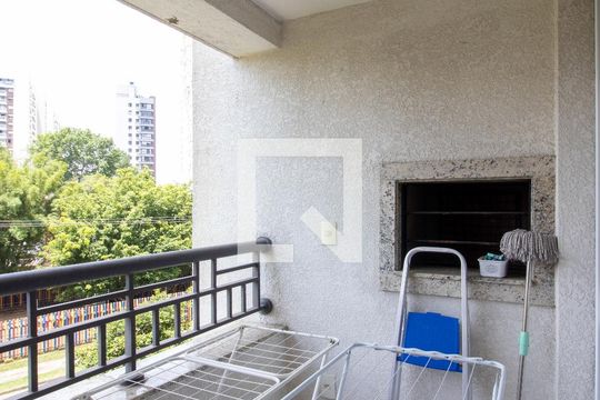 Varanda Sala de apartamento à venda com 2 quartos, 67m² em Passo da Areia, Porto Alegre