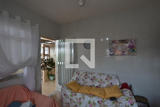 Sala de casa à venda com 3 quartos, 223m² em Irajá, Rio de Janeiro