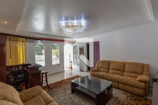 Casa para alugar com 6 quartos, 480m² em Cidade Patriarca, São Paulo