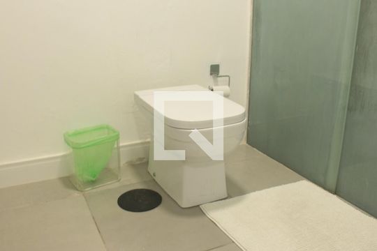 Banheiro da Suíte de casa à venda com 3 quartos, 1054m² em Vila Progredior, São Paulo