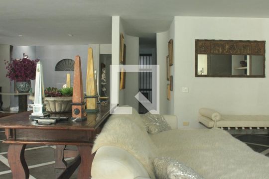 Sala 1 de casa à venda com 3 quartos, 1054m² em Vila Progredior, São Paulo