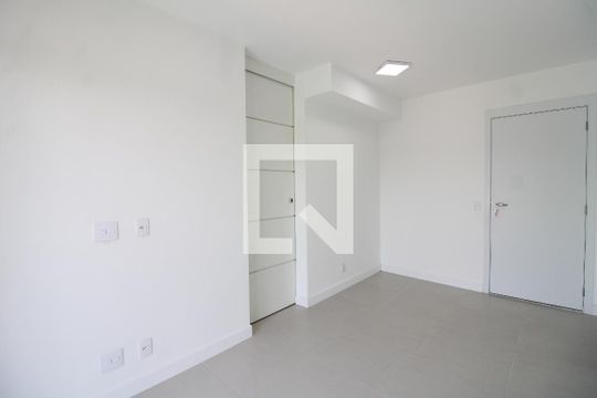 Sala de apartamento para alugar com 1 quarto, 44m² em Jacarepaguá, Rio de Janeiro