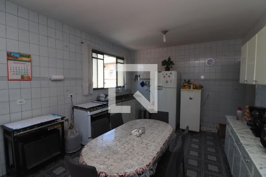 Cozinha de casa para alugar com 2 quartos, 500m² em Vila Nova Manchester, São Paulo