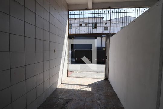 Garagem de casa para alugar com 2 quartos, 500m² em Vila Nova Manchester, São Paulo