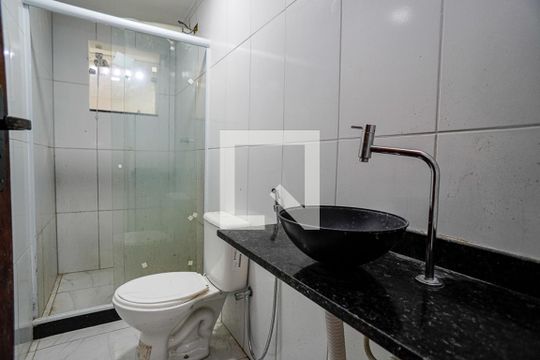 Banheiro de casa para alugar com 1 quarto, 45m² em Piratininga, Niterói