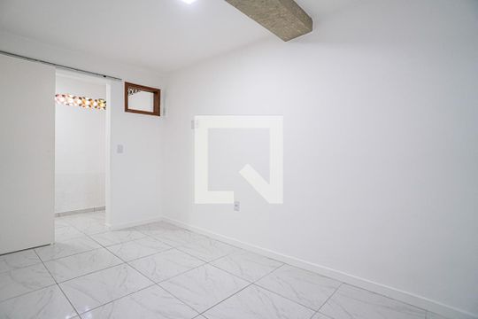 Quarto de casa para alugar com 1 quarto, 45m² em Piratininga, Niterói