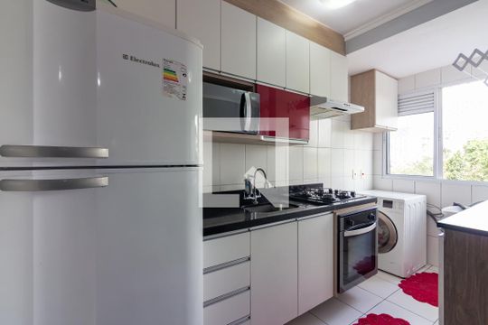 Cozinha  de apartamento à venda com 2 quartos, 46m² em Santa Maria, Osasco