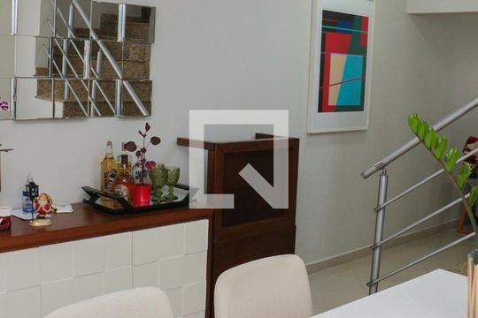Sala de casa à venda com 3 quartos, 140m² em Vila Tiradentes, São Paulo