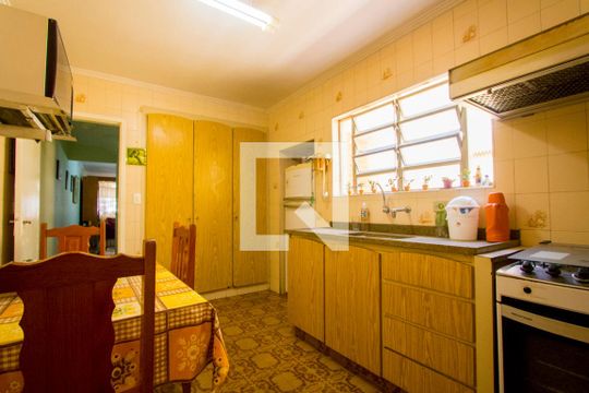 Cozinha de casa à venda com 3 quartos, 180m² em Vila Gilda, Santo André