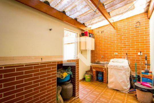Área de serviço de casa à venda com 3 quartos, 180m² em Vila Gilda, Santo André