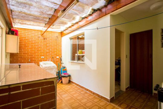 Área de serviço de casa à venda com 3 quartos, 180m² em Vila Gilda, Santo André