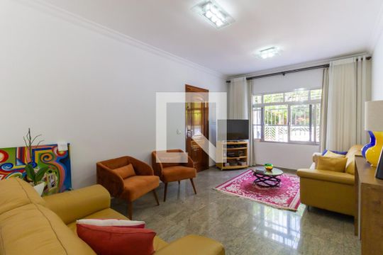 Casa à venda com 4 quartos, 193m² em Vila Dom Pedro I, São Paulo