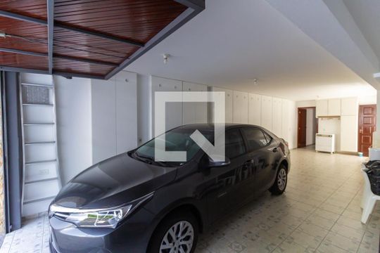 Garagem de casa à venda com 4 quartos, 193m² em Vila Dom Pedro I, São Paulo