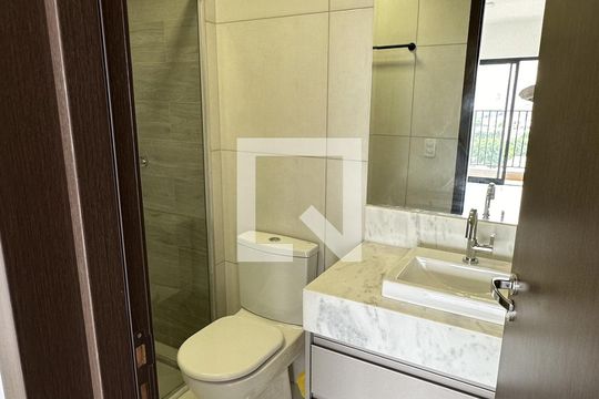Banheiro de kitnet/studio para alugar com 1 quarto, 41m² em Setor Bueno, Goiânia