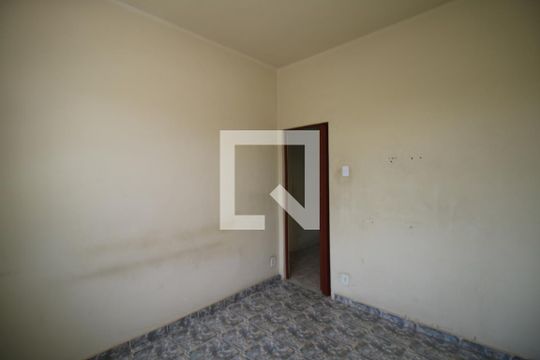 Quarto 1 de apartamento para alugar com 2 quartos, 40m² em Cordovil, Rio de Janeiro