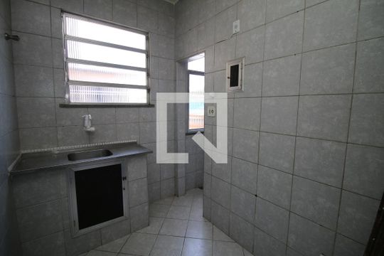 Cozinha de apartamento para alugar com 2 quartos, 40m² em Cordovil, Rio de Janeiro