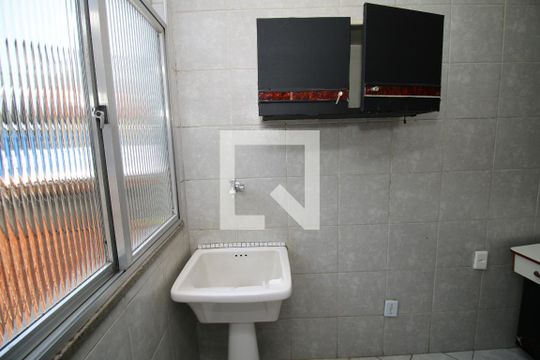 Área de Serviço de apartamento para alugar com 2 quartos, 40m² em Cordovil, Rio de Janeiro