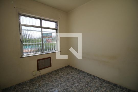 Quarto 1 de apartamento para alugar com 2 quartos, 40m² em Cordovil, Rio de Janeiro