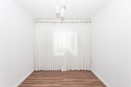 Sala de casa para alugar com 2 quartos, 60m² em Jardim Vergueiro, São Paulo