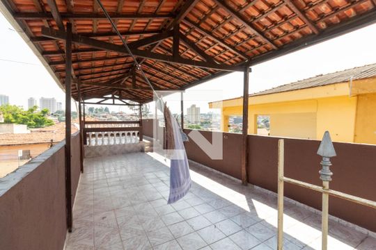 Quintal de casa para alugar com 2 quartos, 80m² em Artur Alvim, São Paulo