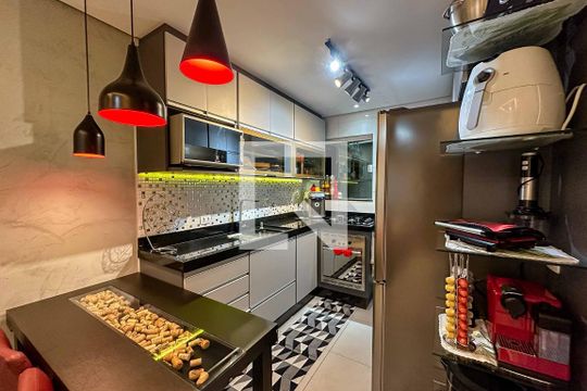 Cozinha de casa de condomínio à venda com 2 quartos, 40m² em Parada Inglesa, São Paulo