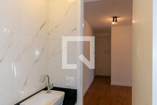 Banheiro de kitnet/studio para alugar com 1 quarto, 45m² em Quinta da Paineira, São Paulo