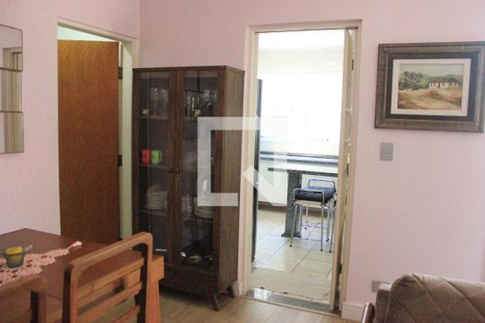 Sala do imóvel de casa à venda com 4 quartos, 150m² em Parque Continental, Guarulhos