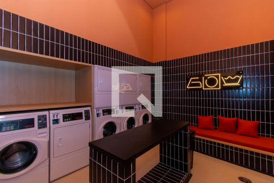 Área comum -Lavanderia de kitnet/studio para alugar com 1 quarto, 25m² em Pinheiros, São Paulo