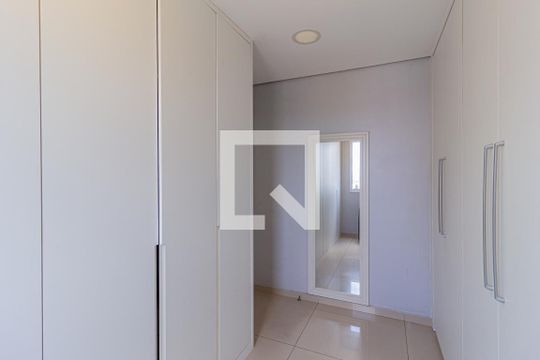 Quarto de apartamento para alugar com 2 quartos, 60m² em Vila Osasco, Osasco