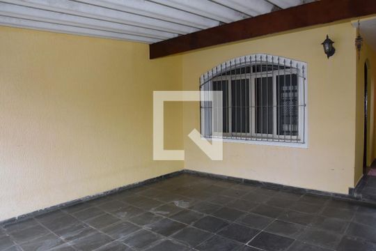 Garagem de casa à venda com 2 quartos, 150m² em Jardim Marabá(zona Sul), São Paulo