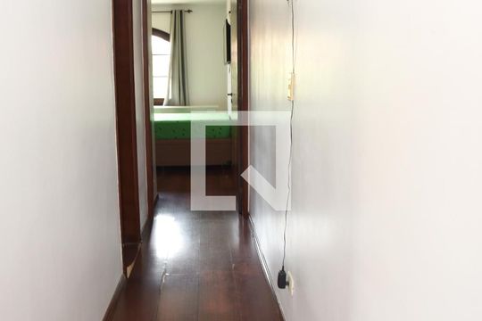 Corredor de casa à venda com 2 quartos, 150m² em Jardim Marabá(zona Sul), São Paulo