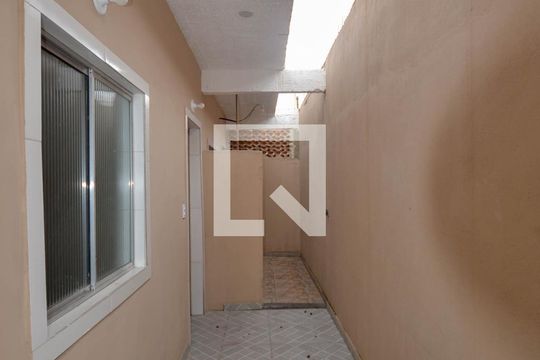 Área comum de apartamento para alugar com 1 quarto, 29m² em Cabral, Nilópolis