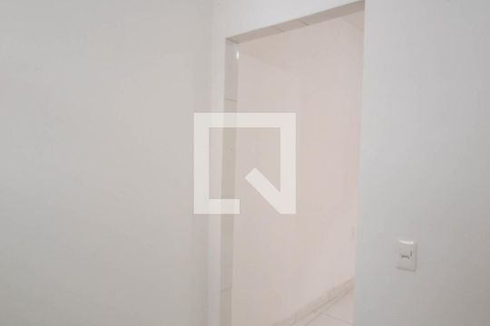 Cozinha de kitnet/studio para alugar com 1 quarto, 45m² em Cabral, Nilópolis