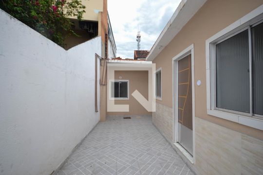 Área comum de kitnet/studio para alugar com 1 quarto, 45m² em Cabral, Nilópolis