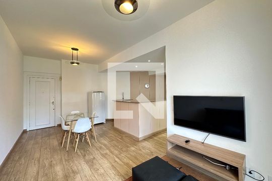 Sala de apartamento para alugar com 1 quarto, 50m² em Savassi, Belo Horizonte