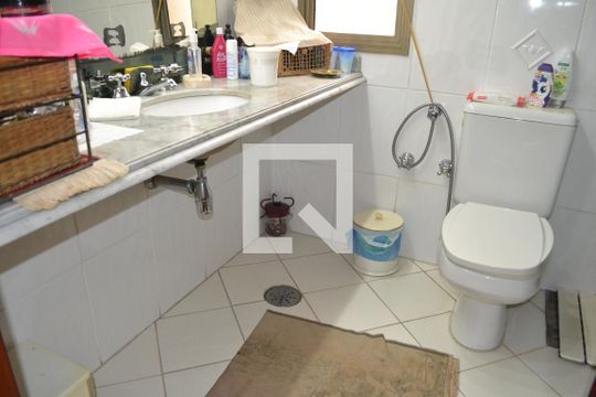 Banheiro Suíte de apartamento à venda com 3 quartos, 220m² em Olímpico, São Caetano do Sul