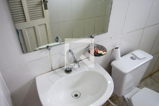 Banheiro de casa para alugar com 1 quarto, 56m² em Vila Princesa Isabel, São Paulo