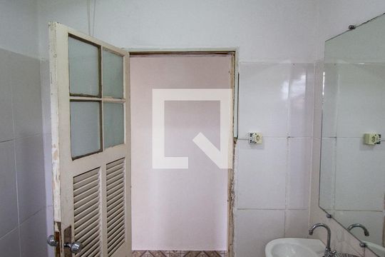 Banheiro de casa para alugar com 1 quarto, 56m² em Vila Princesa Isabel, São Paulo