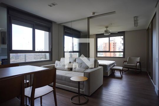 Sala de kitnet/studio à venda com 1 quarto, 45m² em Petrópolis, Porto Alegre
